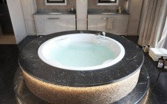 Allegra wht built in relax acrylic bathtub by Aquatica 01 1 (web)
